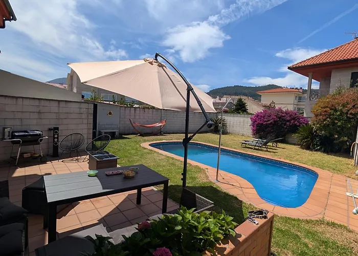 House with pool in downtown Sabarís - Casa Capisco